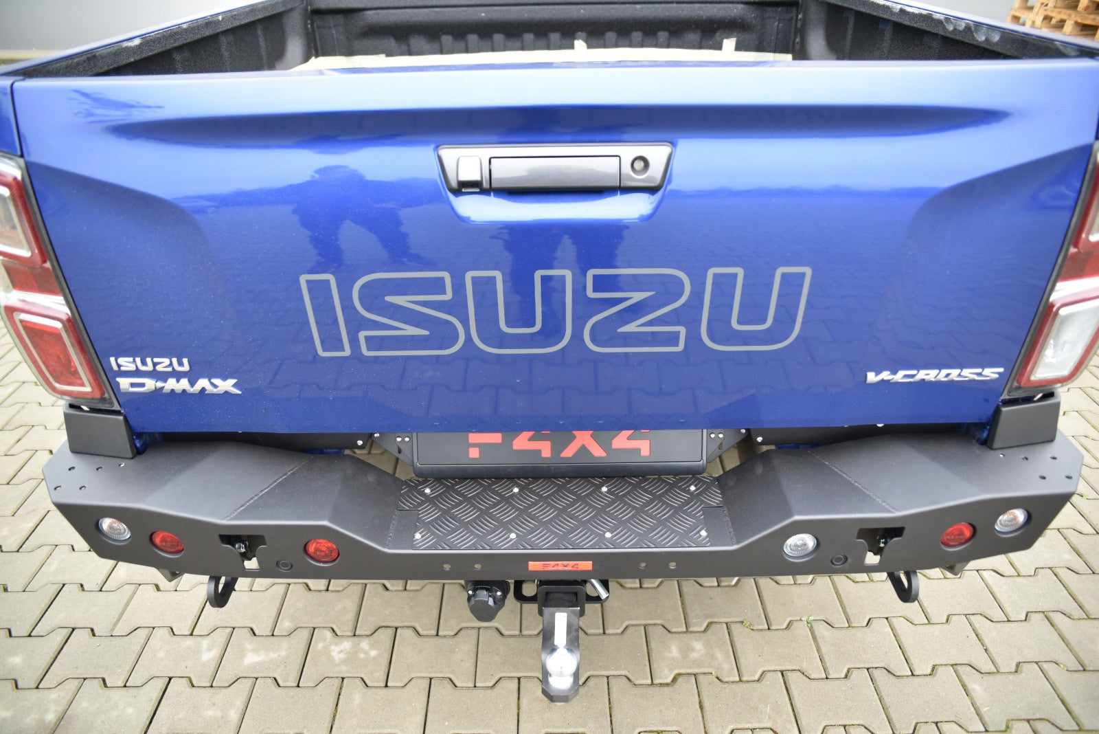 Zderzak tył standard Isuzu D-MAX 2020-