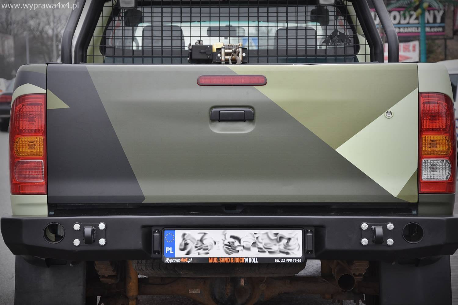 Zderzak tył Toyota Hilux 05-15