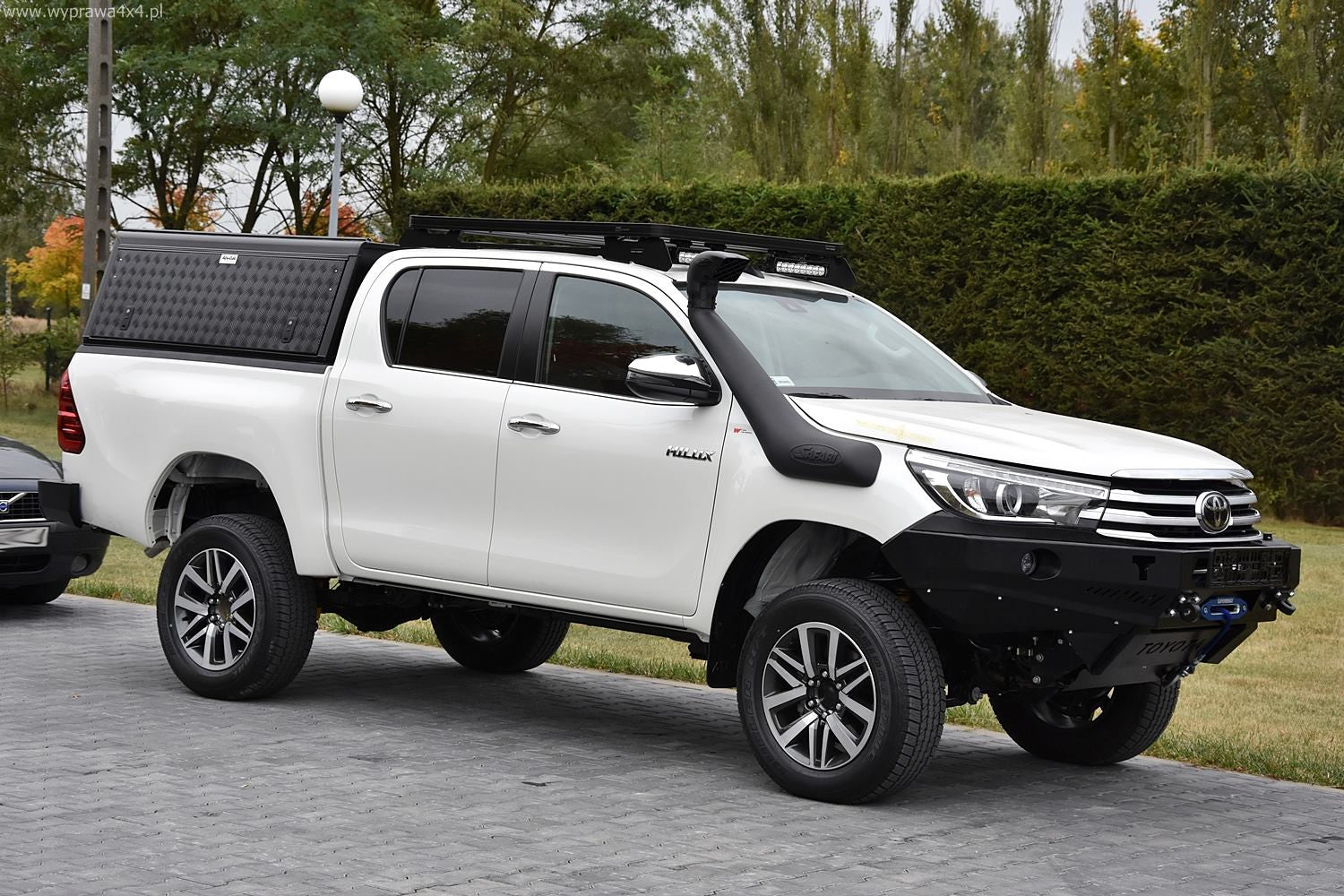 Zderzak przód Toyota Hilux Revo 2016-19