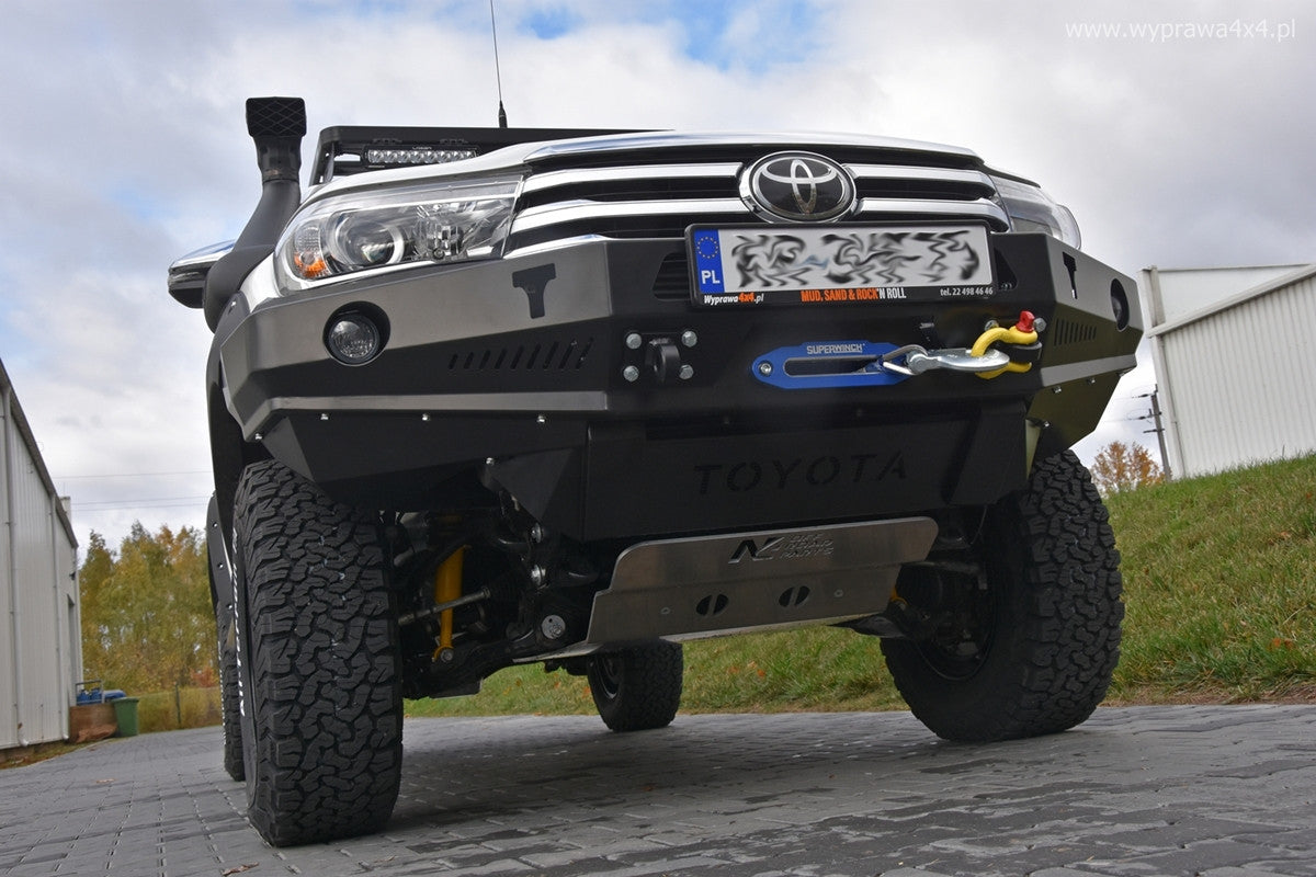 Zderzak przód Toyota Hilux Revo 2016-19