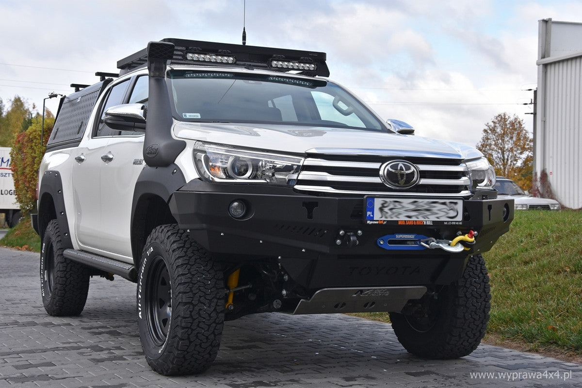Zderzak przód Toyota Hilux Revo 2016-19