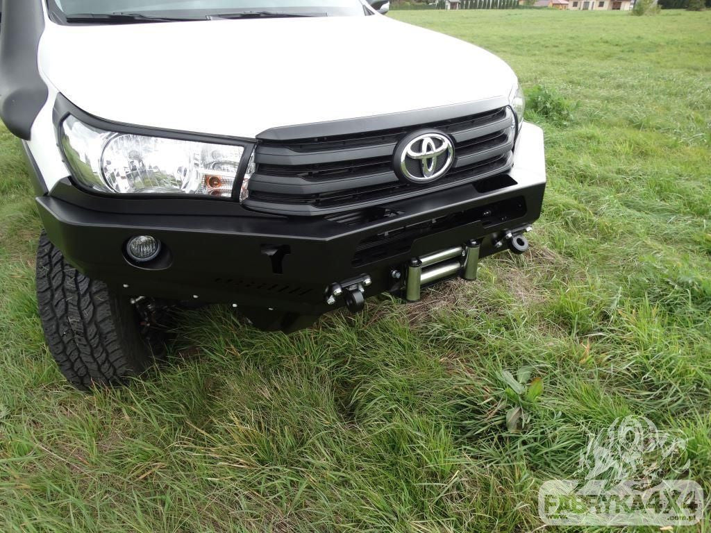 Zderzak przód Toyota Hilux Revo 2016-19