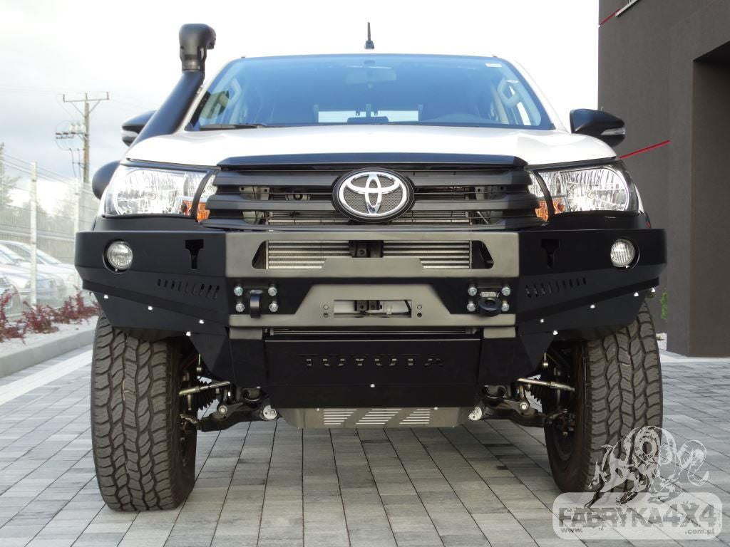 Zderzak przód Toyota Hilux Revo 2016-19