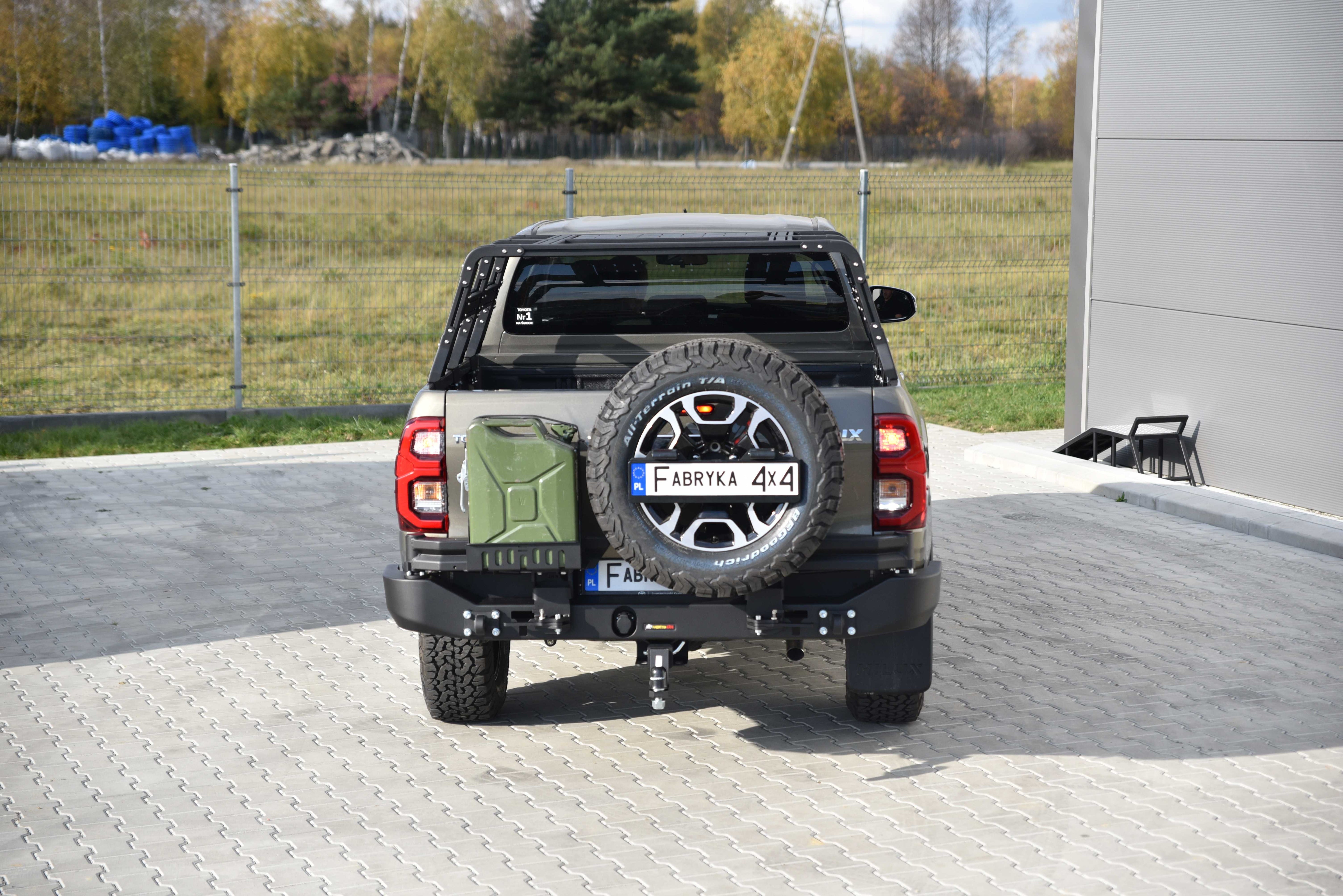 Zderzak tył długi bez lamp Toyota Hilux Revo 2020-