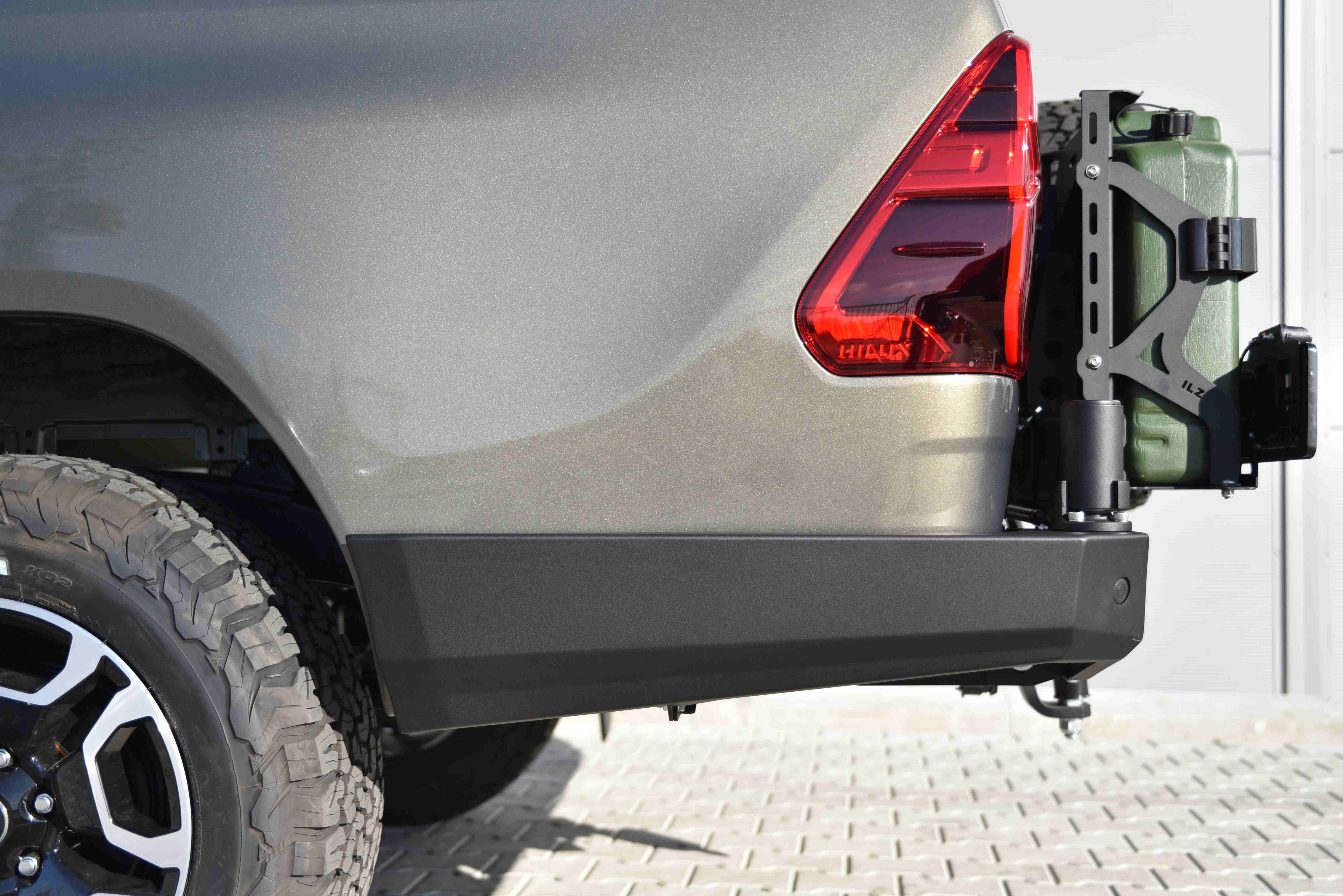 Zderzak tył długi standard Toyota Hilux Revo 2020-