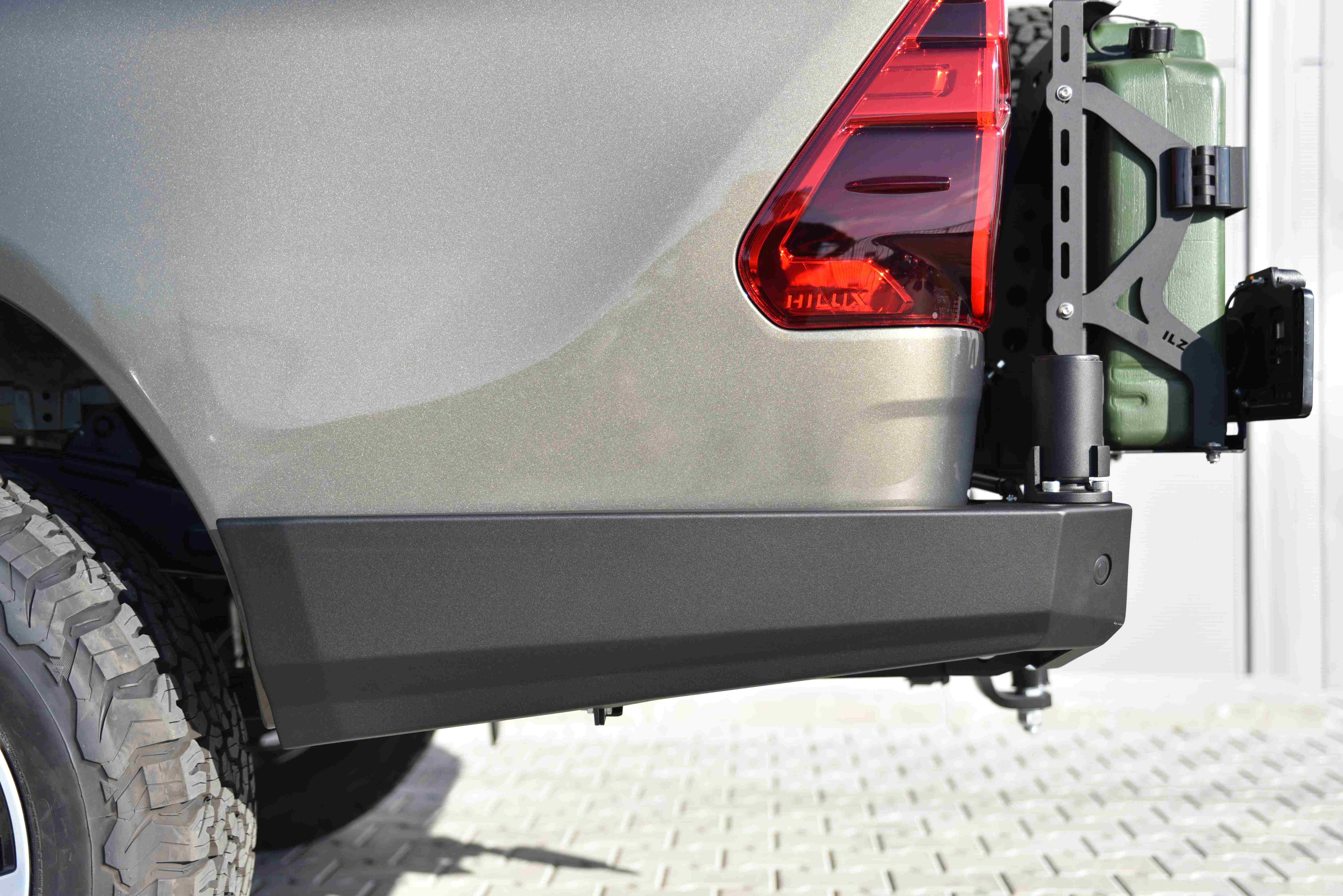 Zderzak tył długi standard Toyota Hilux Revo 2020-