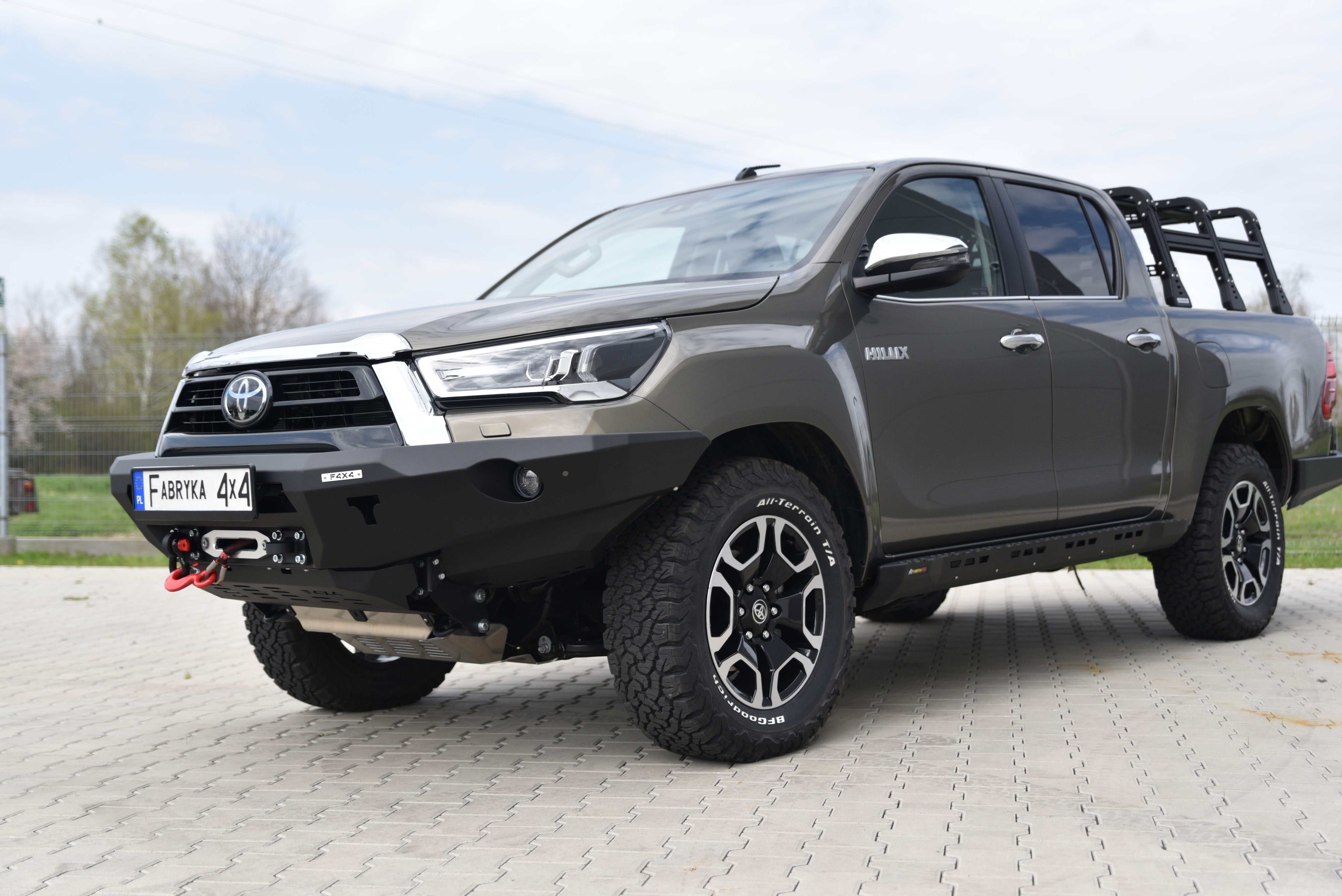 Zderzak przód standard Toyota Hilux Revo 2020-