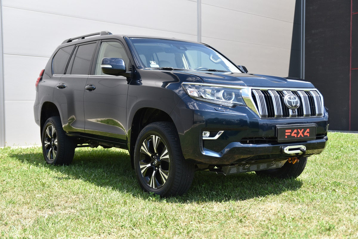 Płyta pod wyciągarkę Toyota LCJ150 2017-