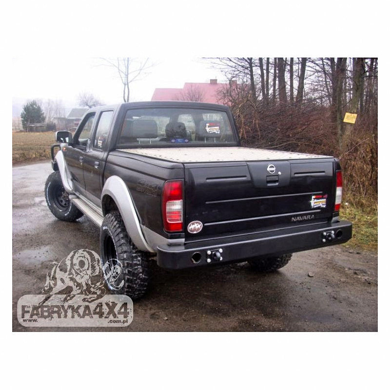 Zderzak tył doublecab Navara D22 01-04