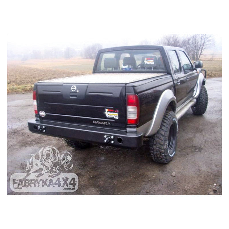 Zderzak tył doublecab Navara D22 01-04