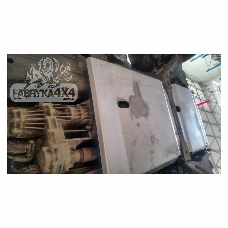 Osłona skrzyni automat benzyna Mitsubishi Pajero III 99-06