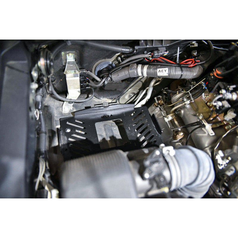 Mocowanie dodatkowego akumulatora standard Toyota Hilux 2020-