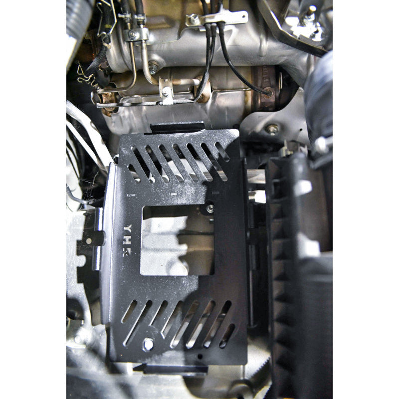 Mocowanie dodatkowego akumulatora standard Toyota Hilux 2020-