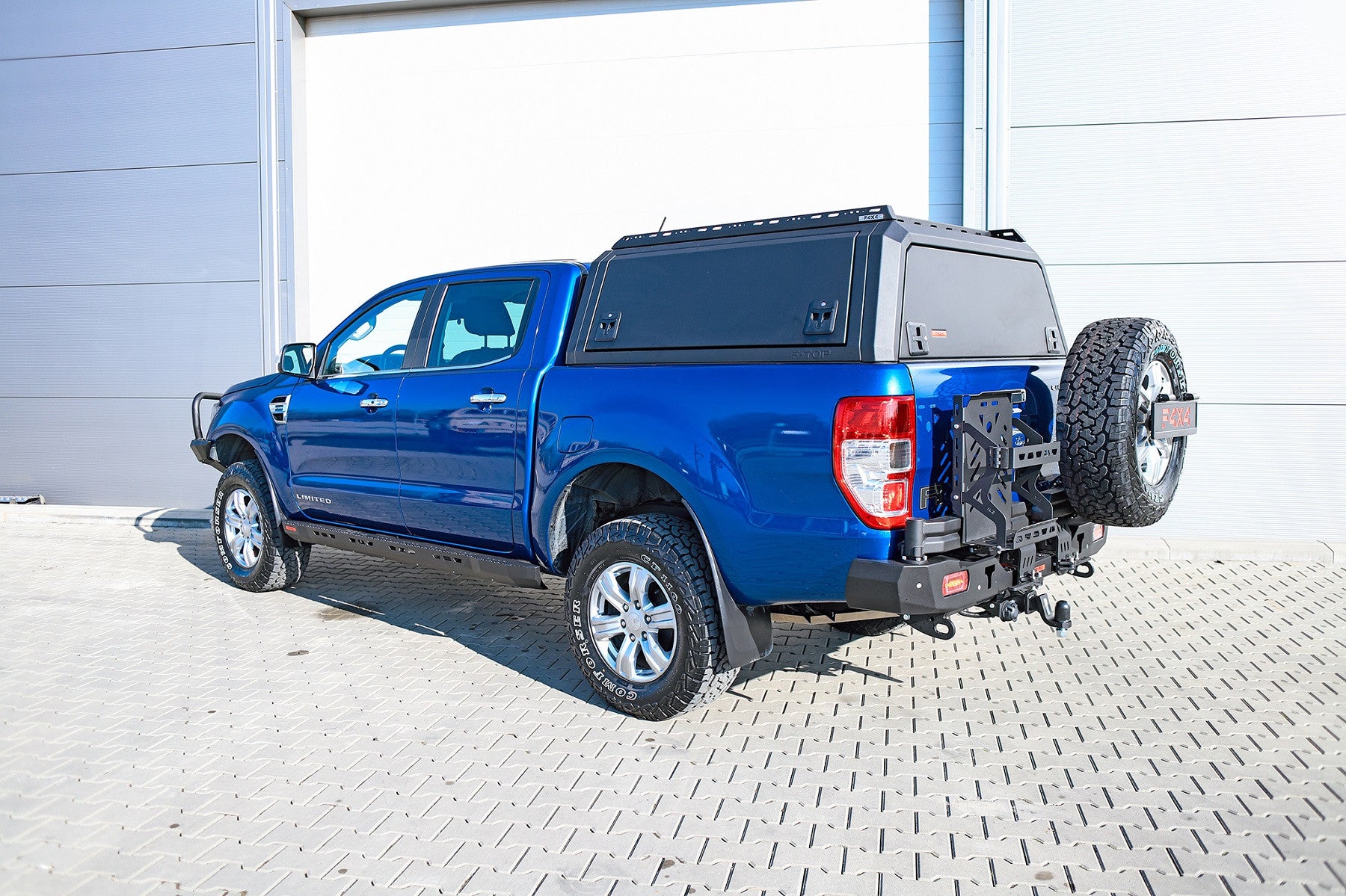 Zderzak tył z lampami LED Ford Ranger T6 19-23 2.0 diesel