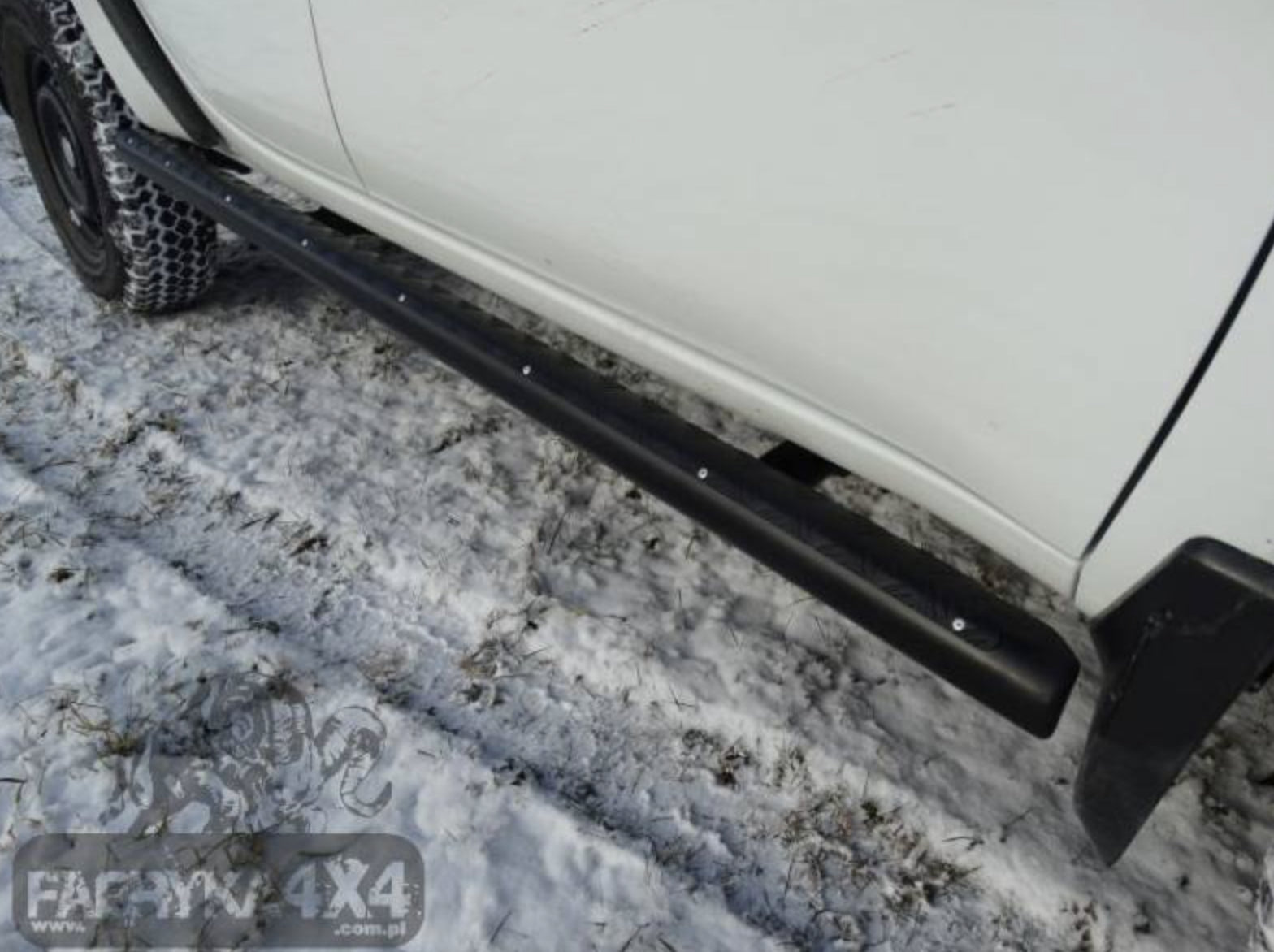 Progi Mitsubishi L200 05-10
