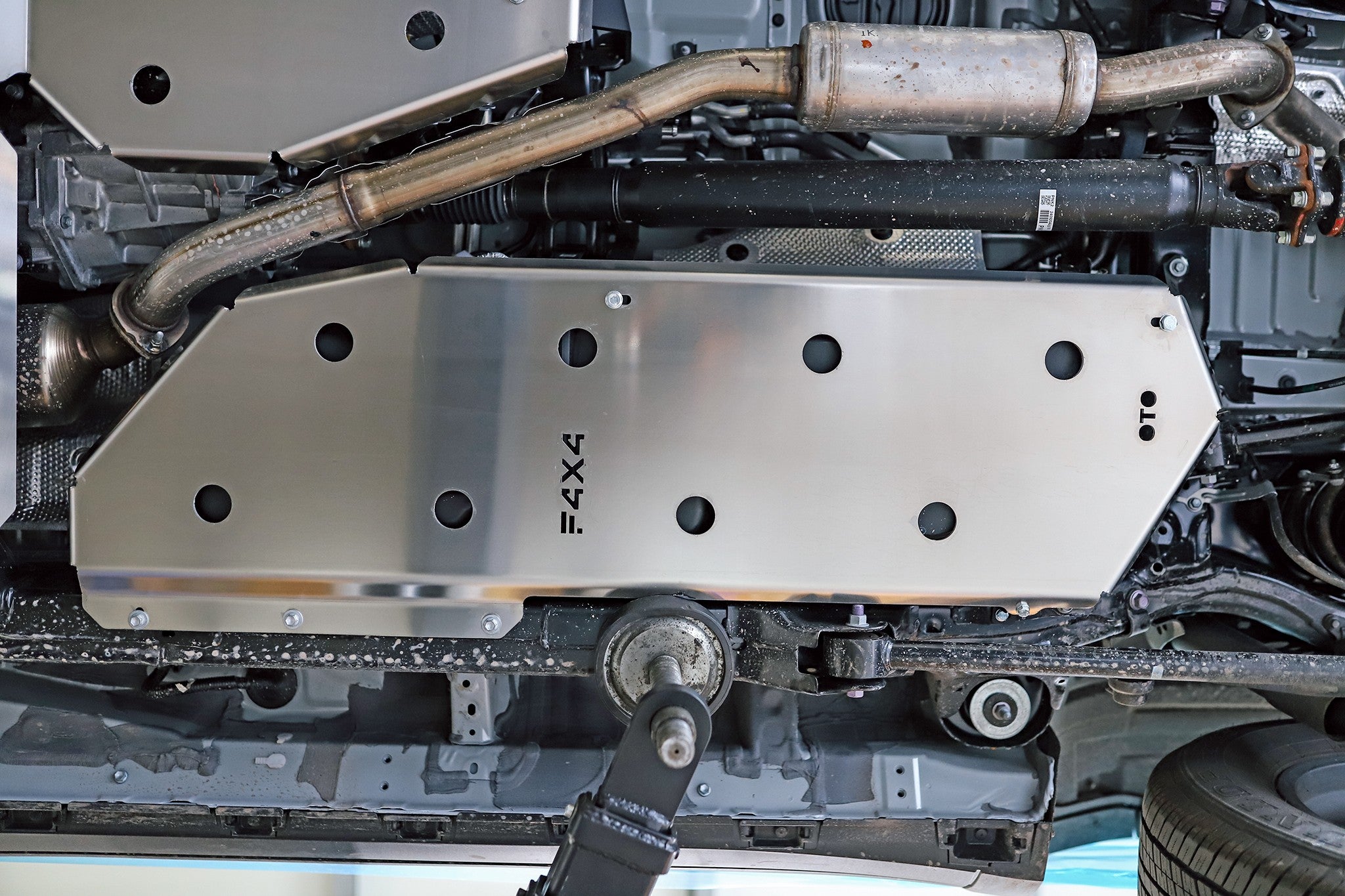 Osłona zbiornika paliwa Toyota LCJ250 2024-