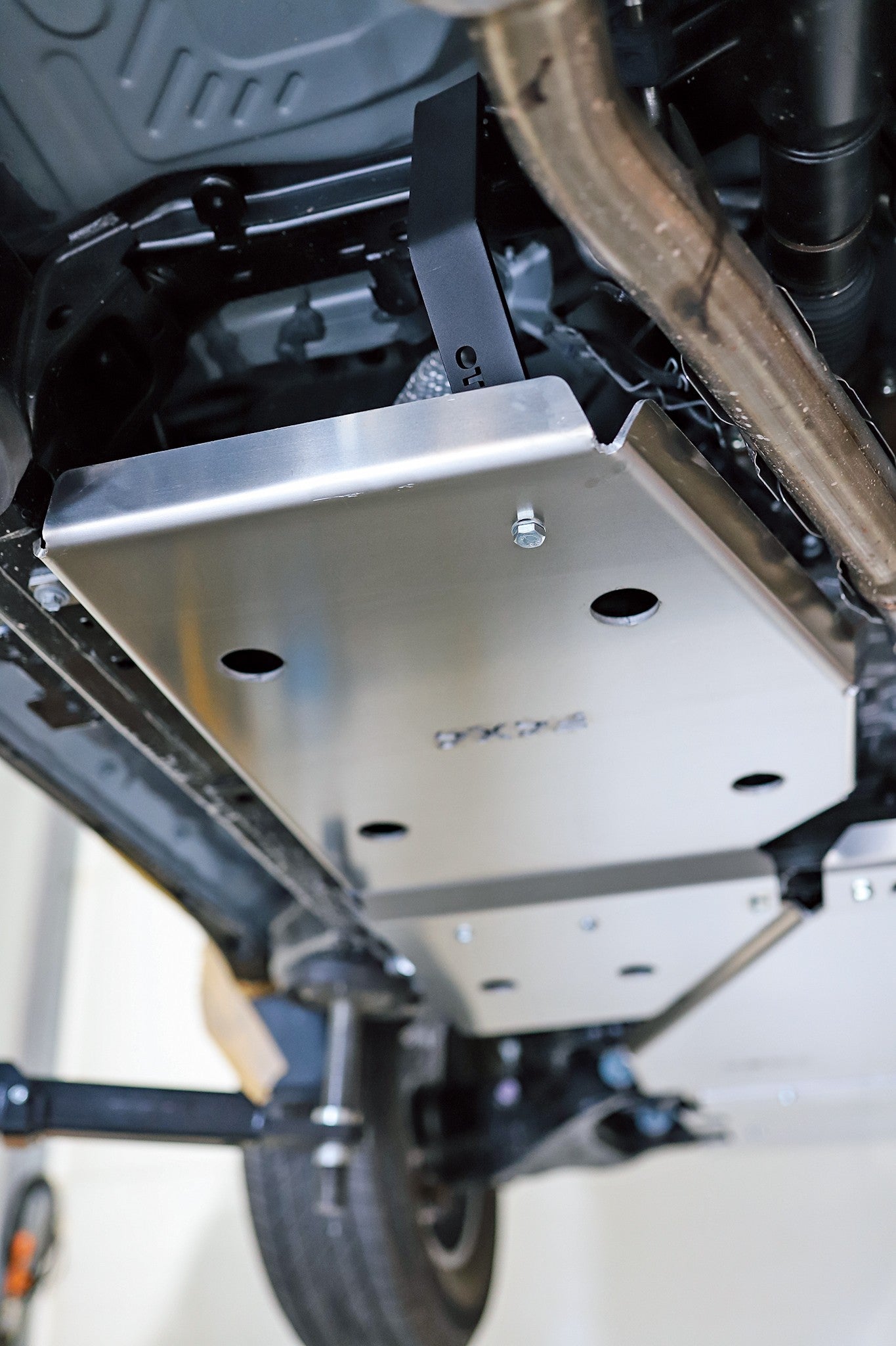 Osłona reduktora i adblue Toyota LCJ250 2024-