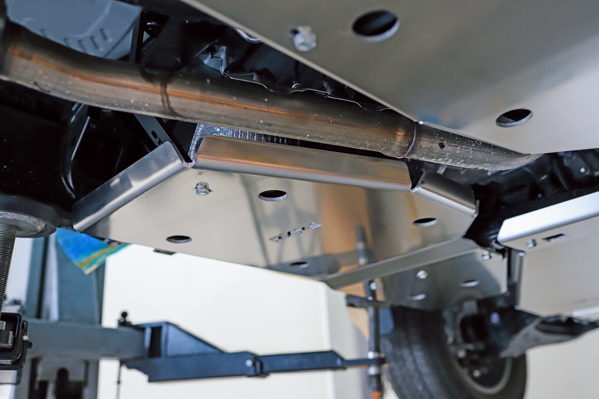 Osłona reduktora i adblue Toyota LCJ250 2024-