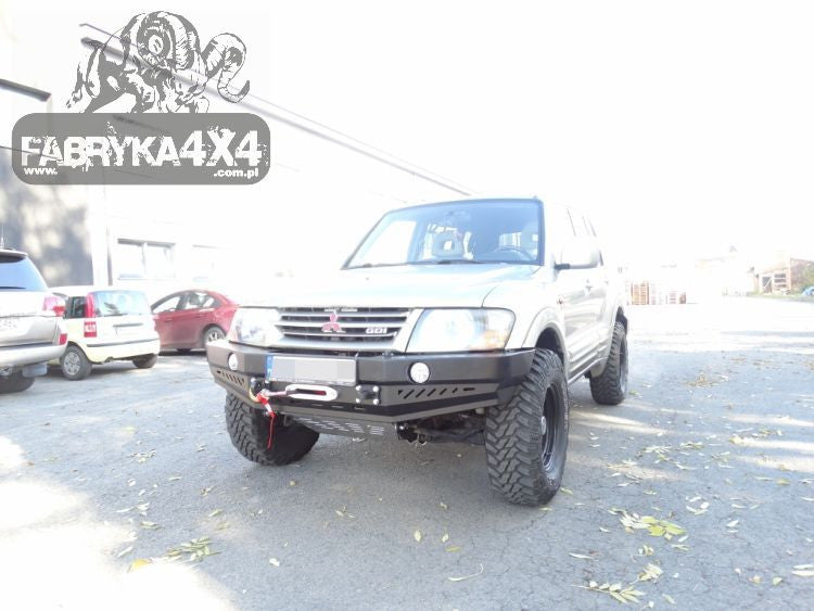Zderzak przód Mitsubishi Pajero III 99-06