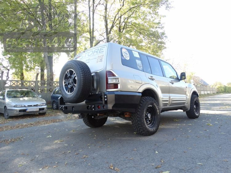 Zderzak tył Mitsubishi Pajero III 99-06 wersja 5-drzwiowa