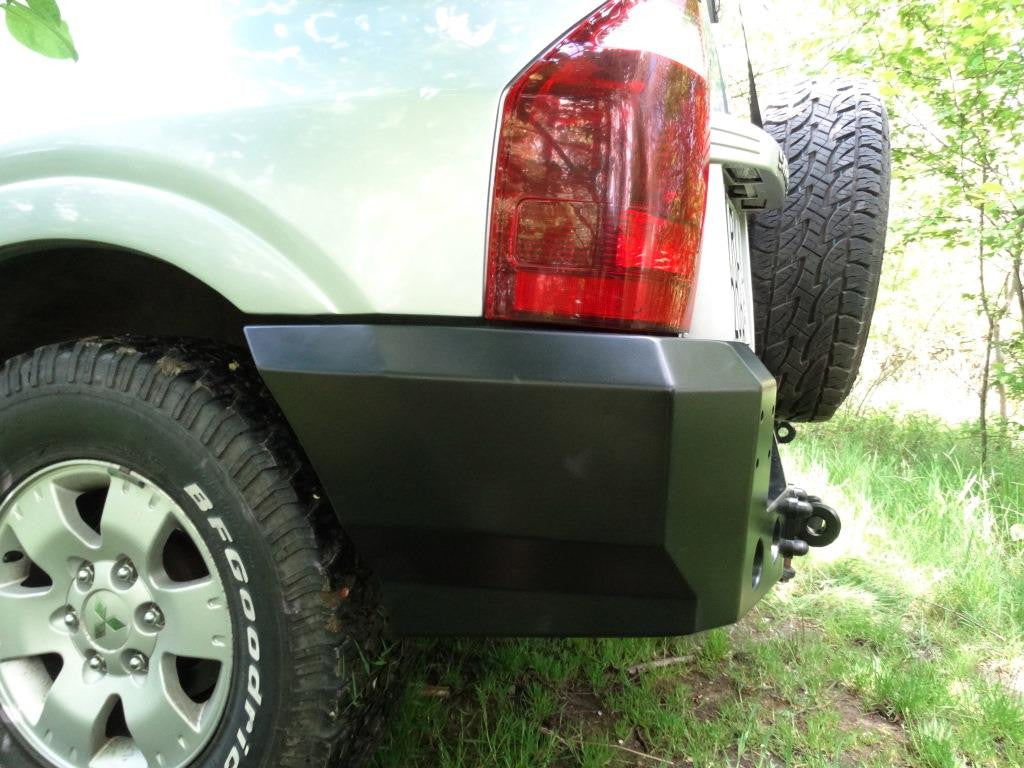 Zderzak tył Mitsubishi Pajero III 99-06 wersja 3-drzwiowa