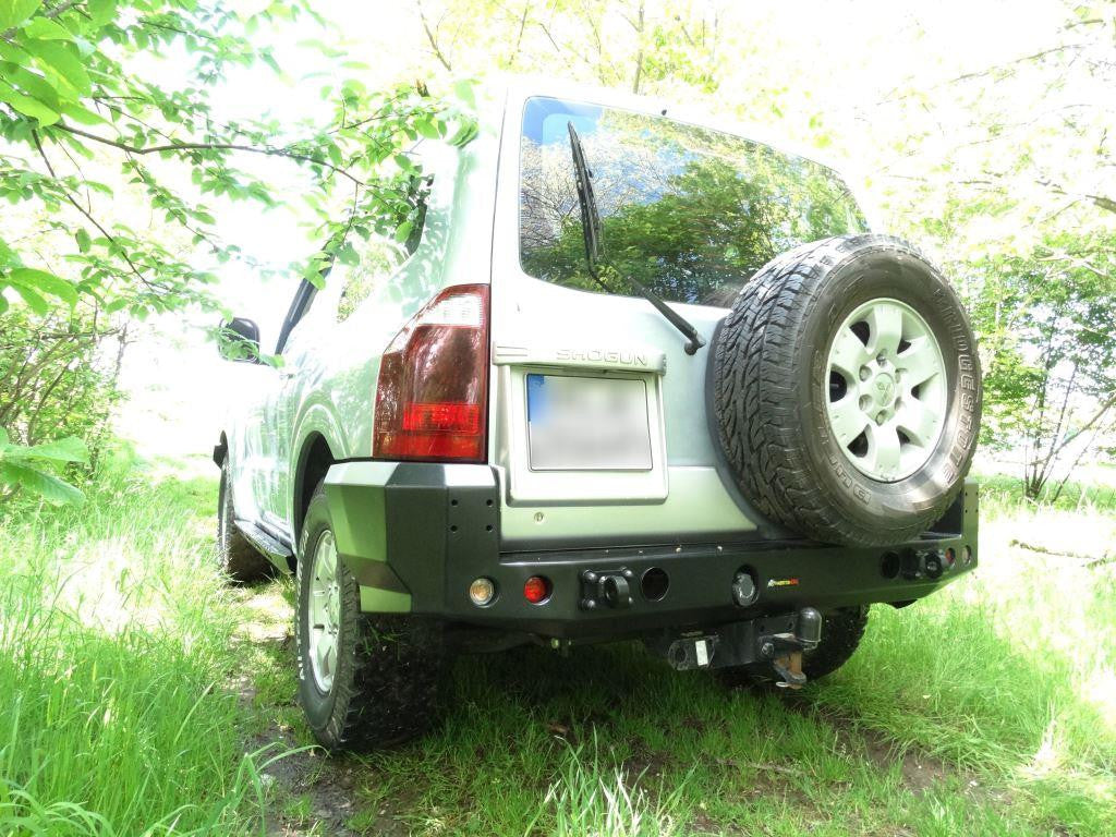 Zderzak tył Mitsubishi Pajero III 99-06 wersja 3-drzwiowa
