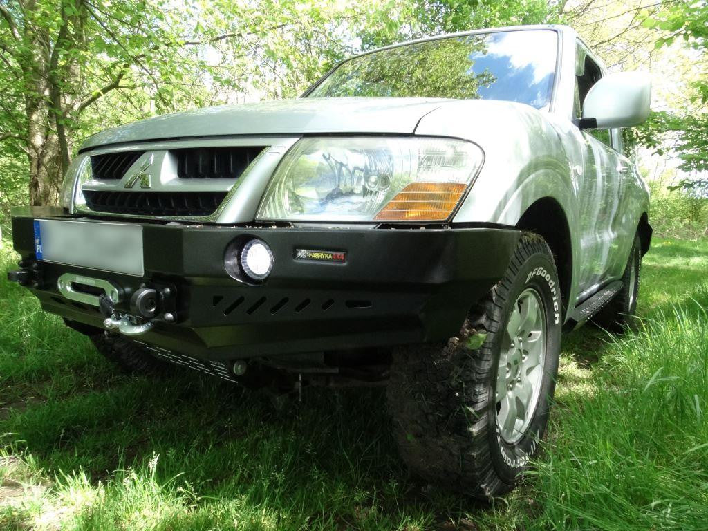 Progi Mitsubishi Pajero III 99-06 wersja 3-drzwiowa diesel