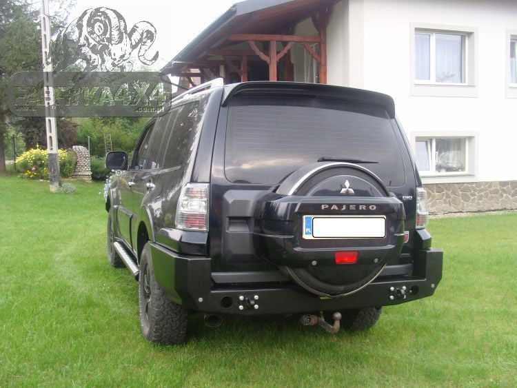 Zderzak tył Mitsubishi Pajero IV 06-15