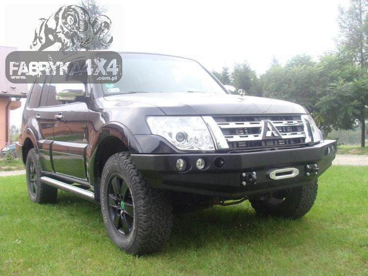 Zderzak przód Mitsubishi Pajero IV 06-15
