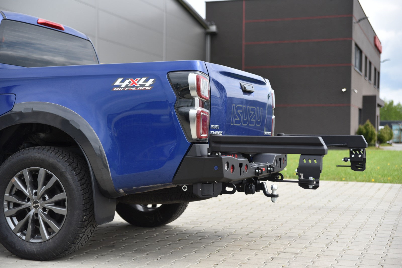 Ramię modułowe lewe Isuzu D-MAX 2020-