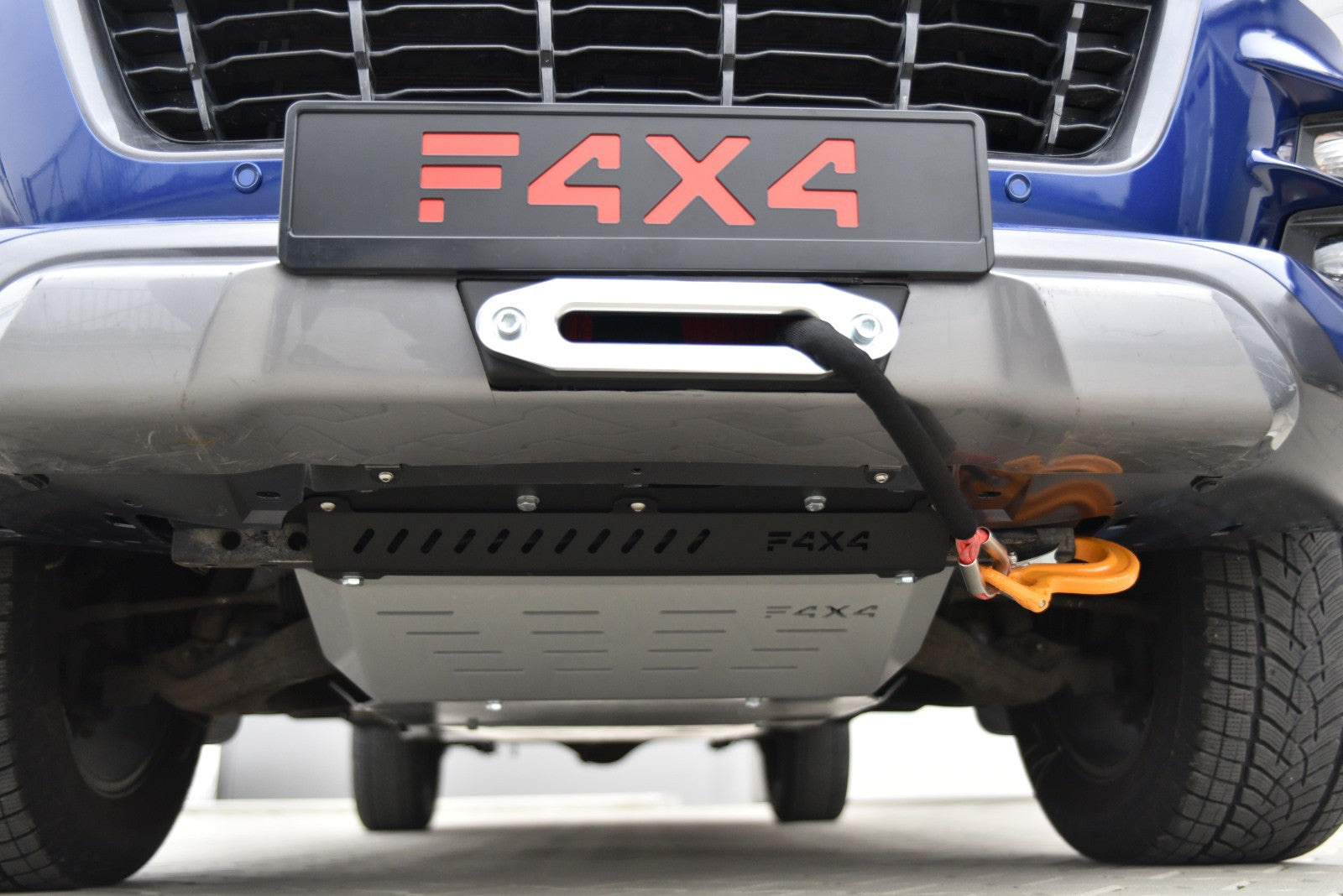 Płyta pod wyciągarkę Isuzu D-MAX 2020-