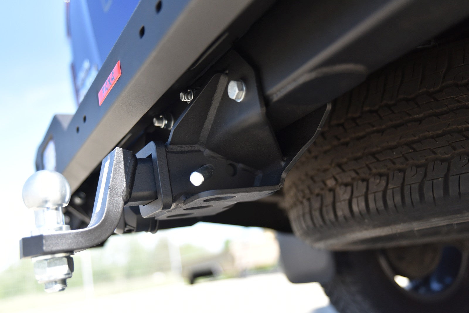 Zderzak tył z lampami LED Isuzu D-MAX 2020-