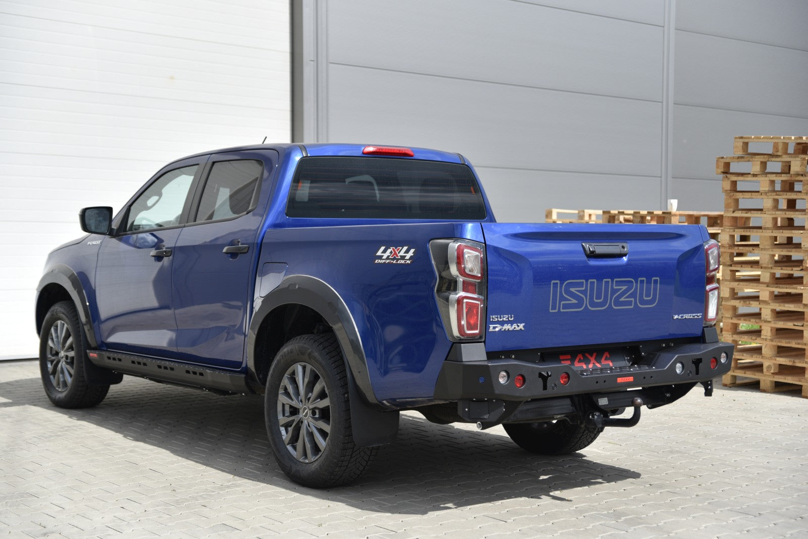 Zderzak tył standard pod oryginalną belkę haka Isuzu D-MAX 2020-
