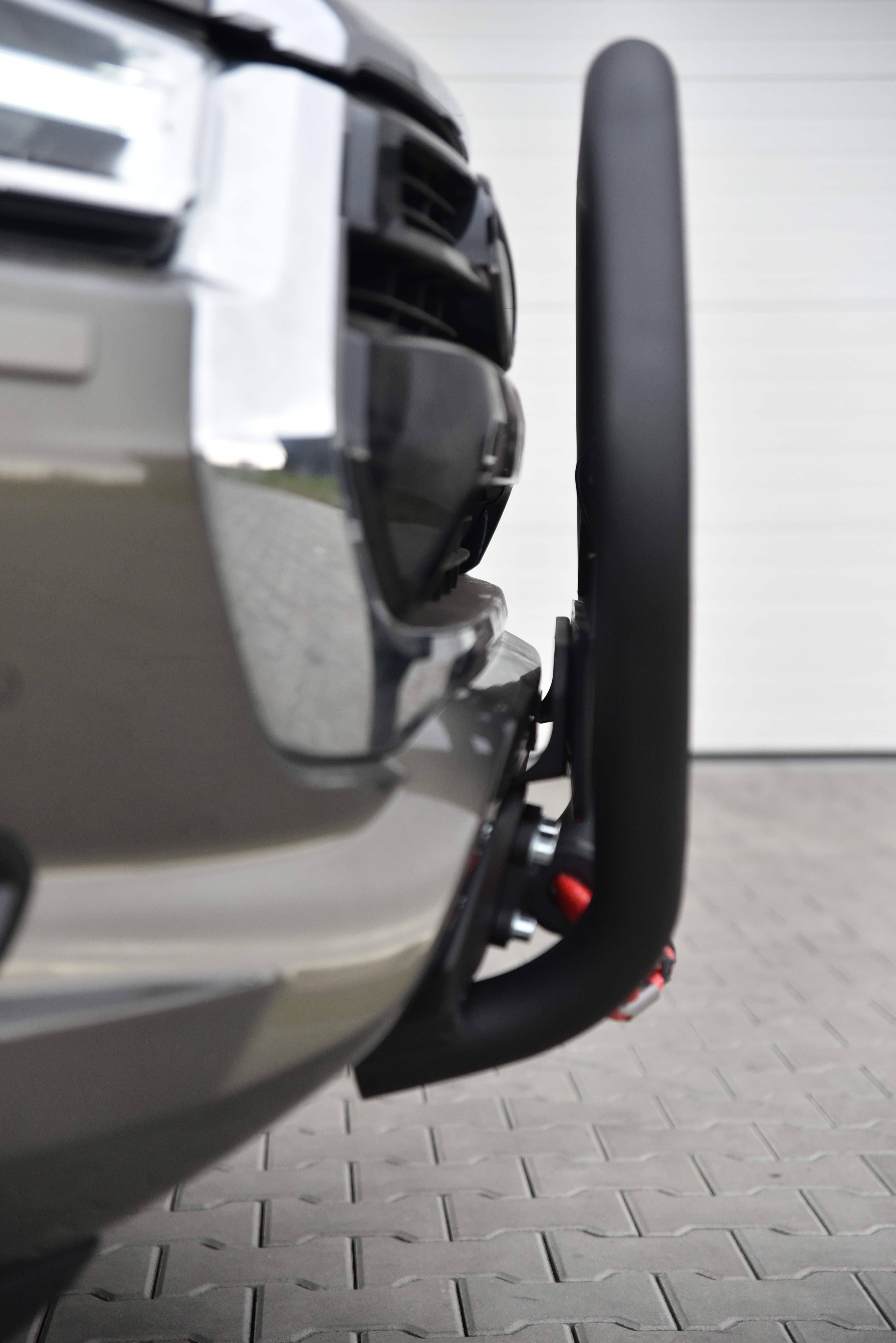 Bullbar do zderzaka Slim  ZHX Toyota Hilux Revo 2020-