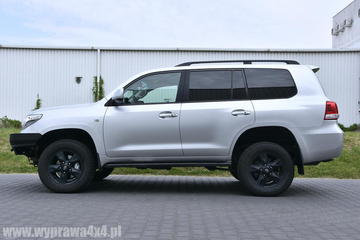 Zderzak przód 10TH Toyota LCJ200 2007-2015