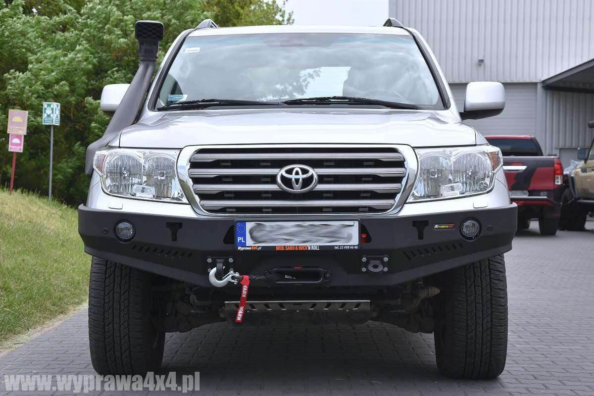 Zderzak przód 10TH Toyota LCJ200 2007-2015
