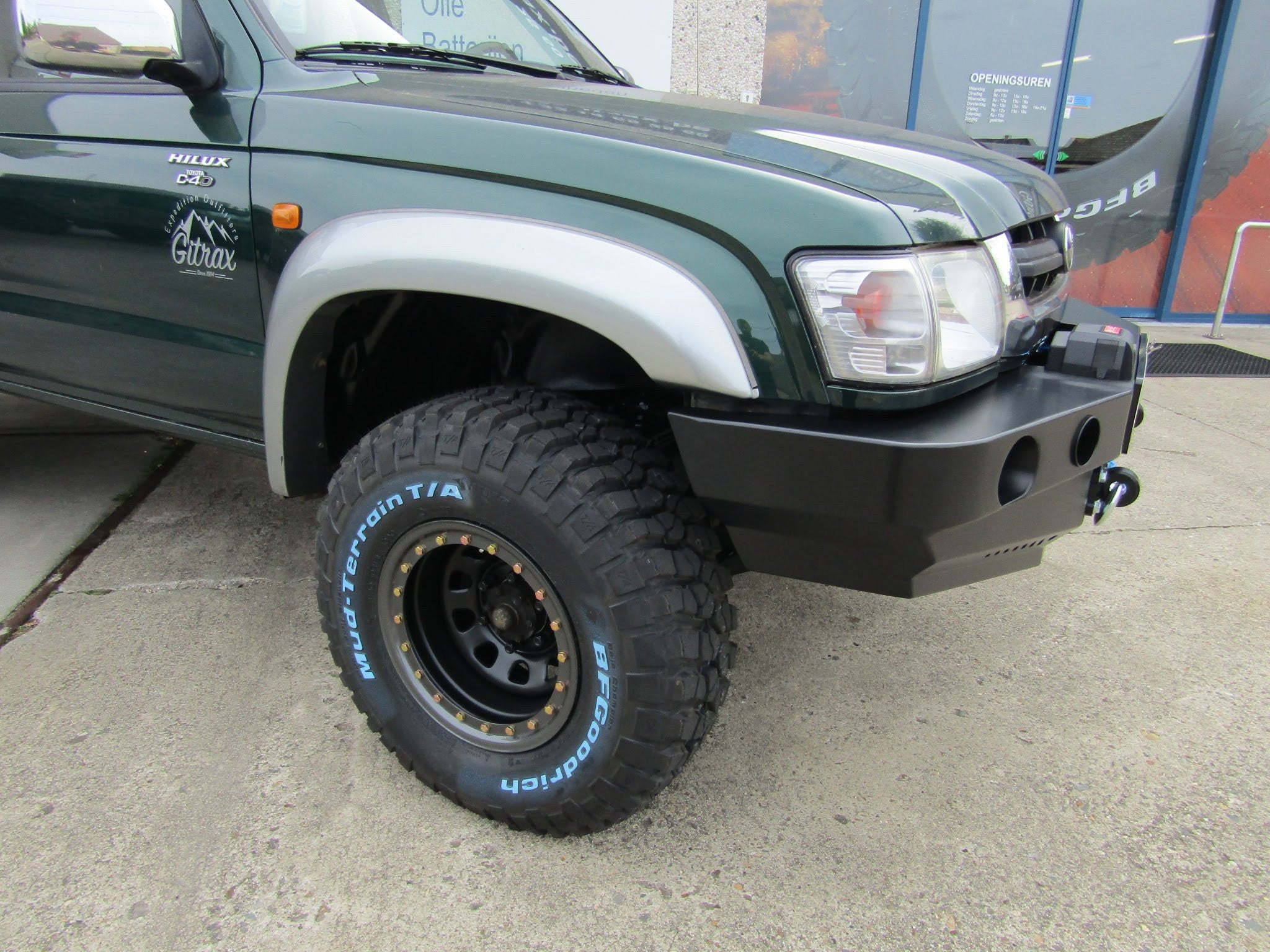 Zderzak przód Toyota Hilux 98-05