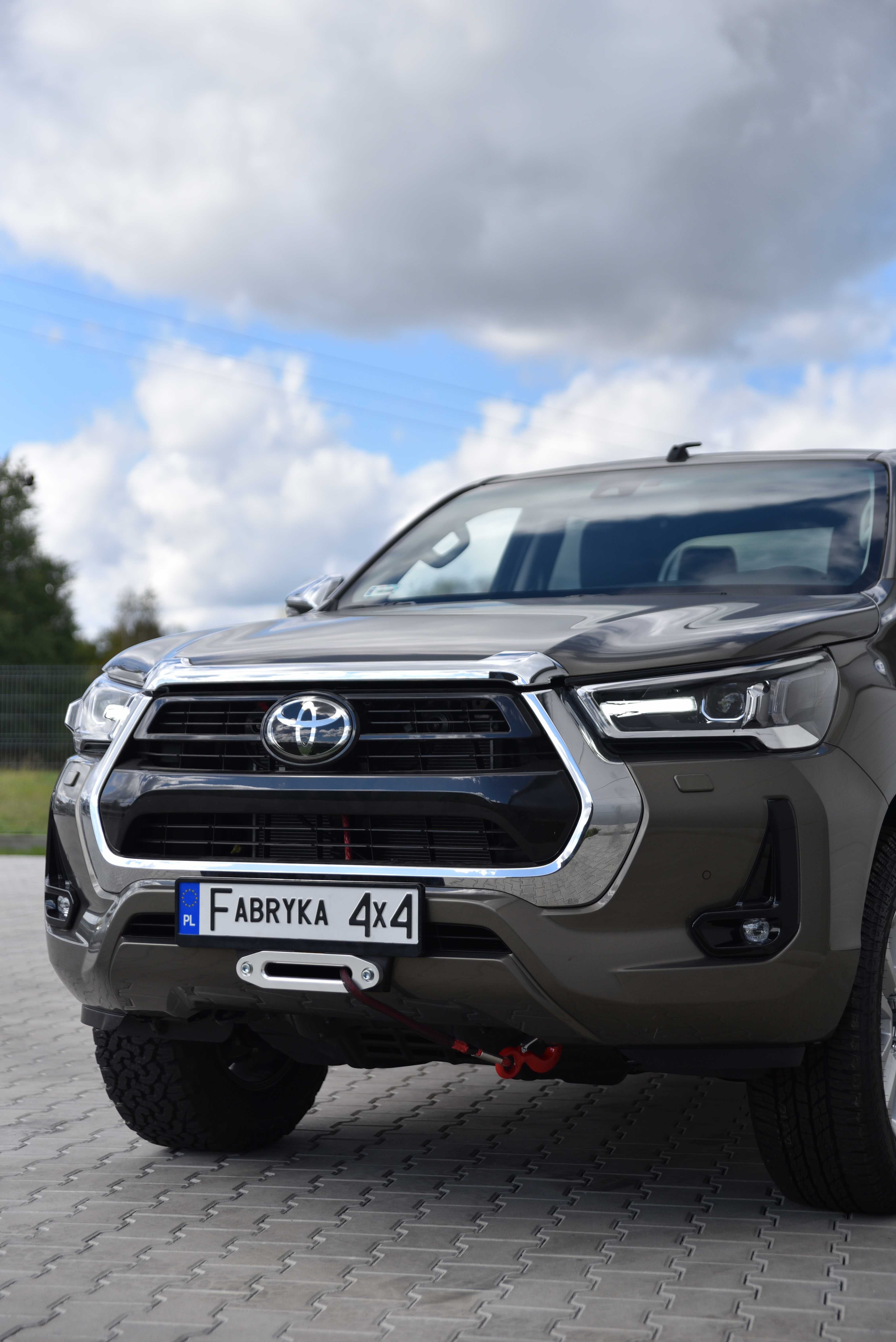 Płyta pod wyciągarkę Toyota Hilux Revo 2020-