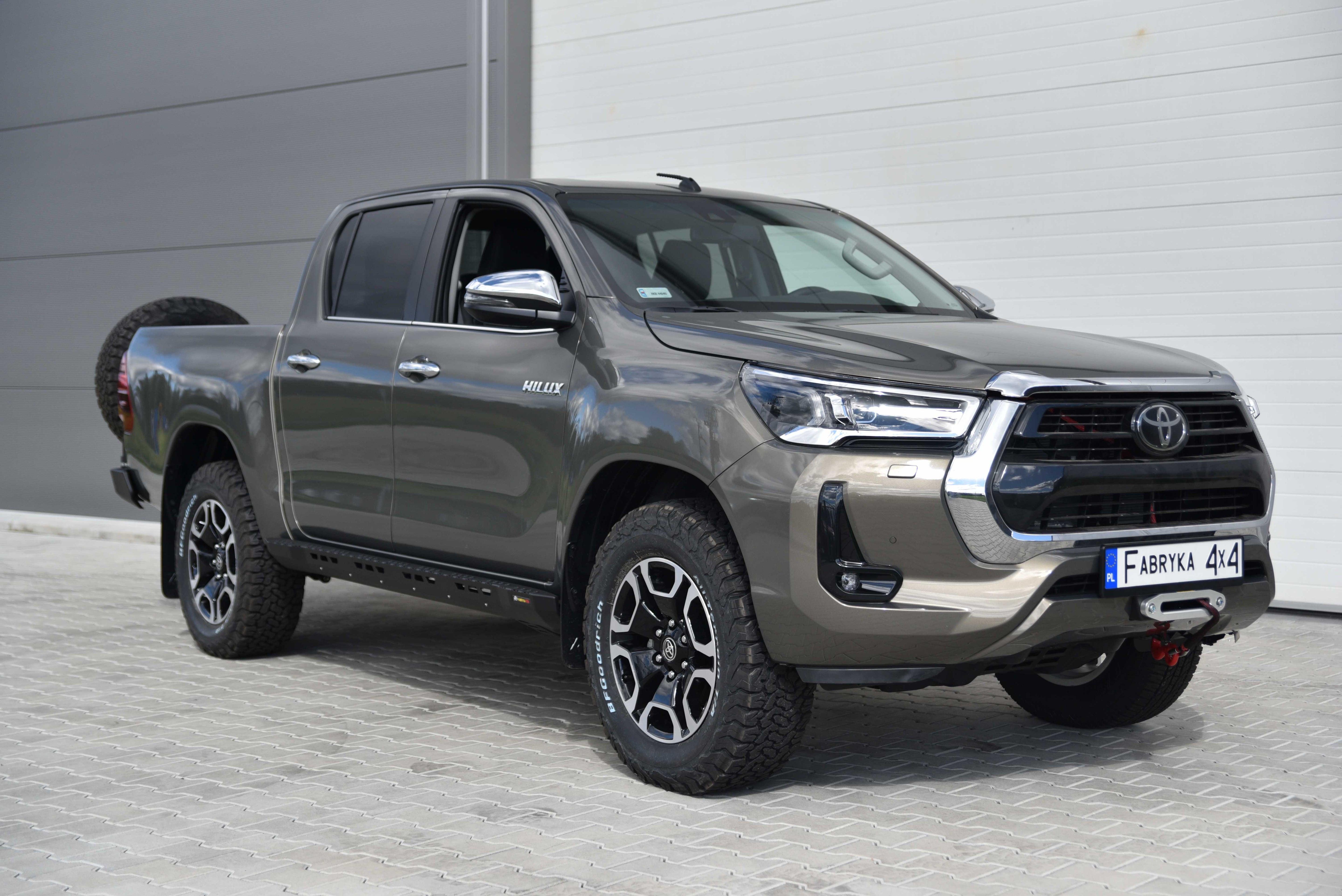 Płyta pod wyciągarkę Toyota Hilux Revo 2020-
