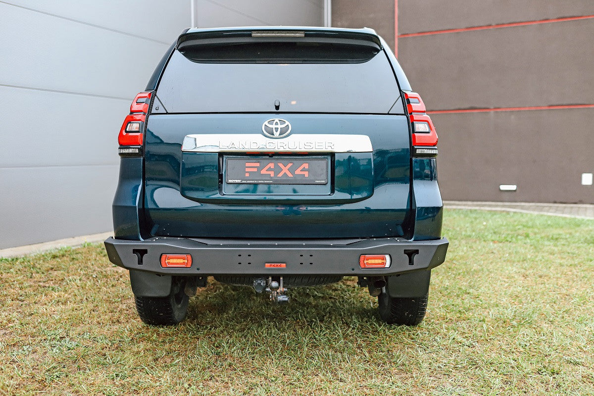 Zderzak tył krótki z lampami led Toyota Land Cruiser J150 2017-