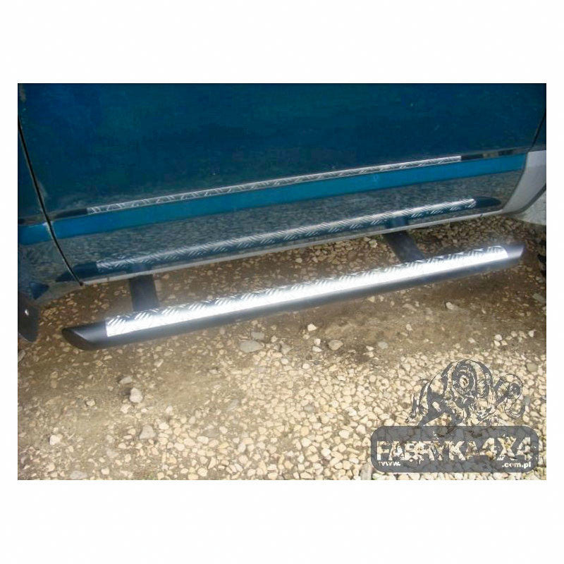 Progi do wersji krótkiej Nissan Y60