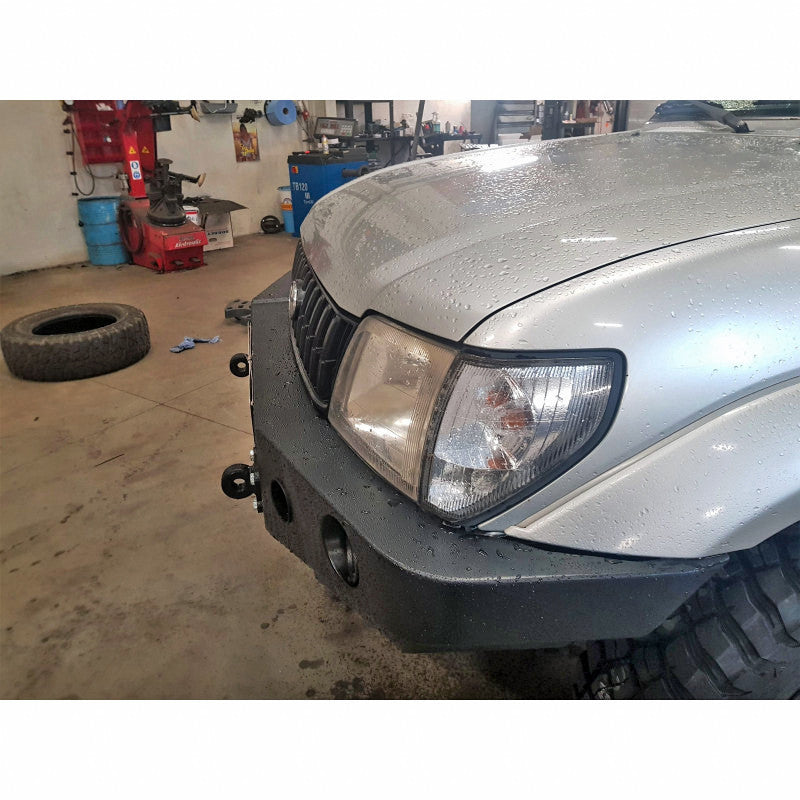 Zderzak przód Toyota LCJ90 96-99 wersja z poszerzeniami