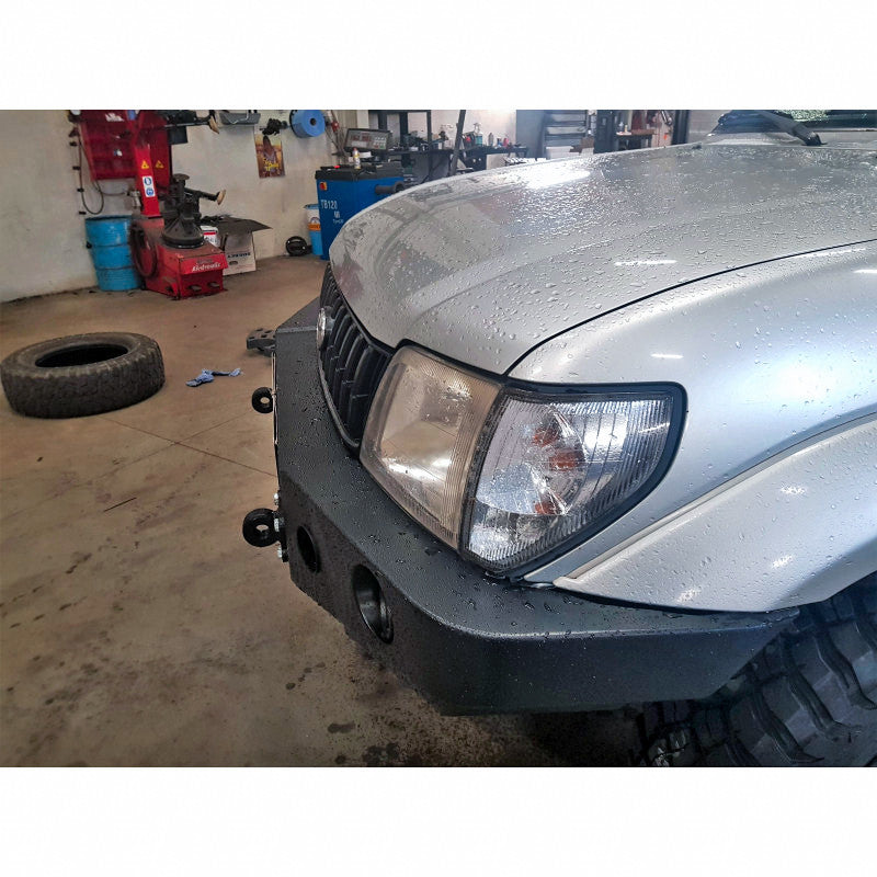 Zderzak przód Toyota LCJ95 96-99 wersja z poszerzeniami