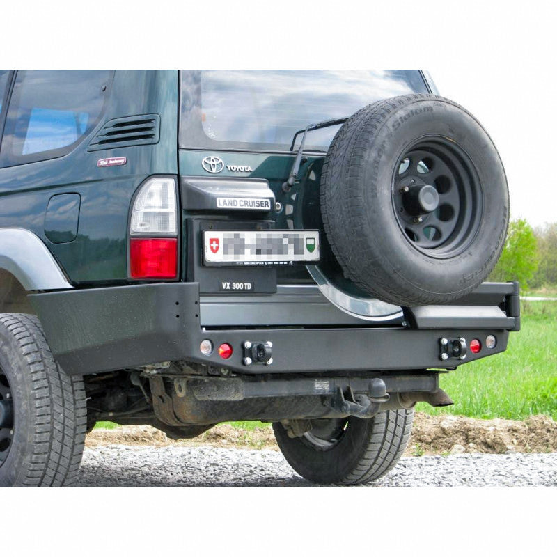 Zderzak tył Toyota LCJ95 96-02 wersja z poszerzeniami z otworami na lampy