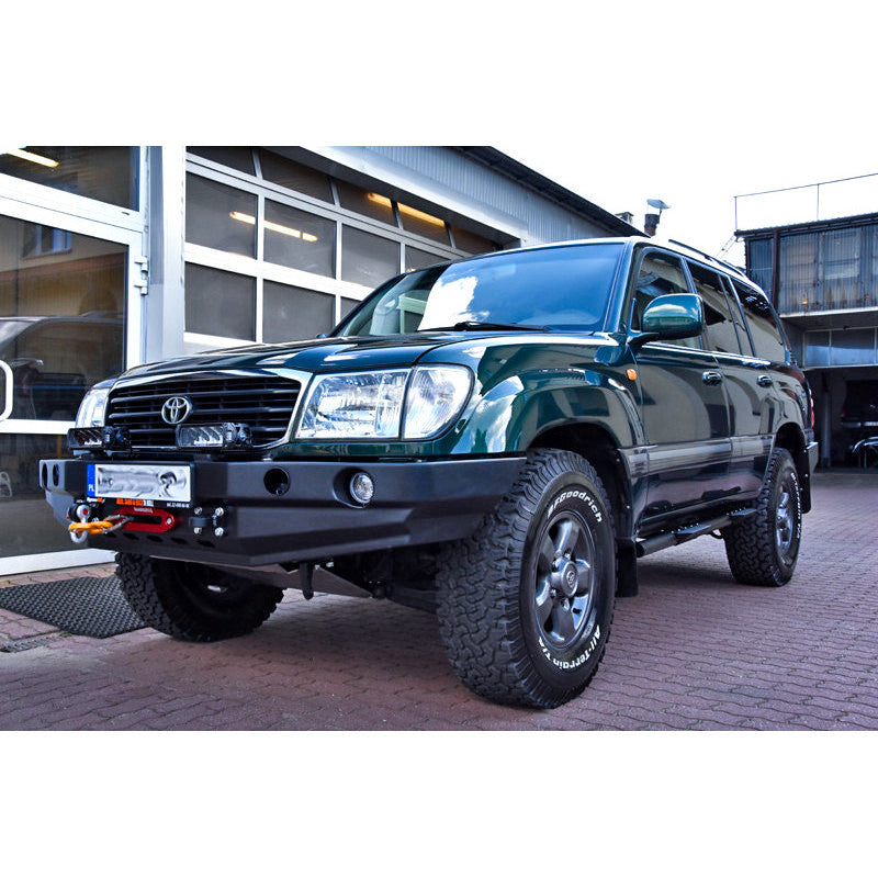 Zderzak przód Toyota LCJ100 98-04 wersja przed liftowa