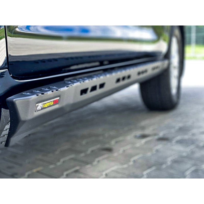 Progi Toyota LCJ150 2013-17