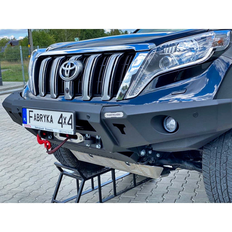 Zderzak przód nowy model Toyota LCJ150 2013-17