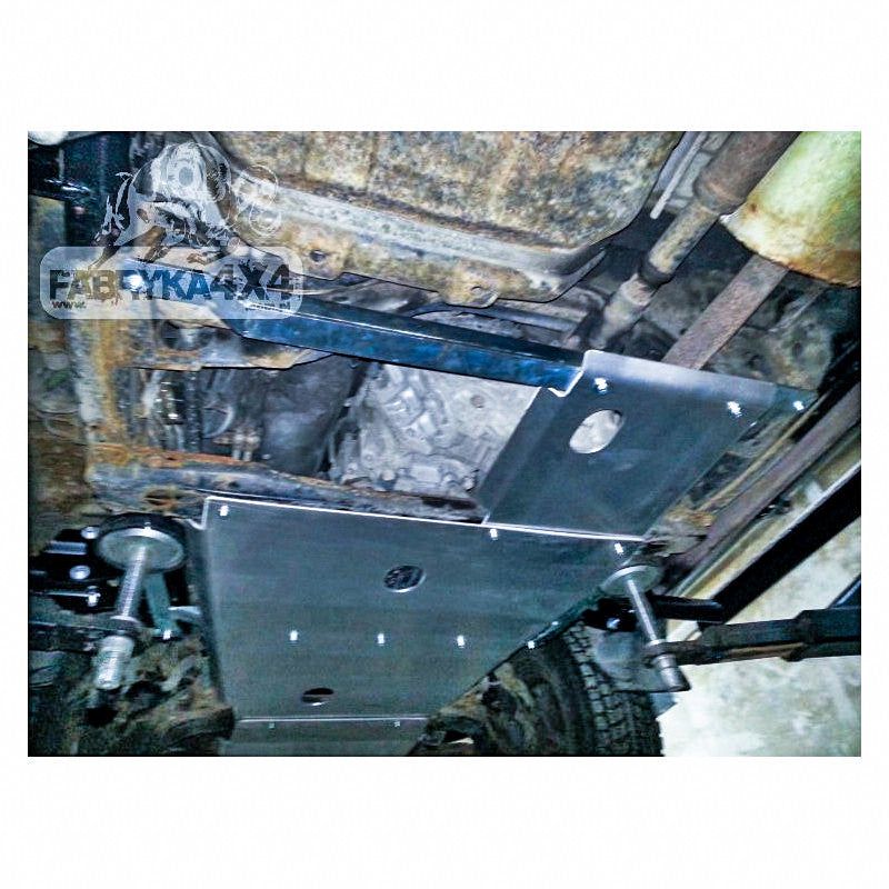Osłona reduktora manual diesel Toyota LCJ100 98-07