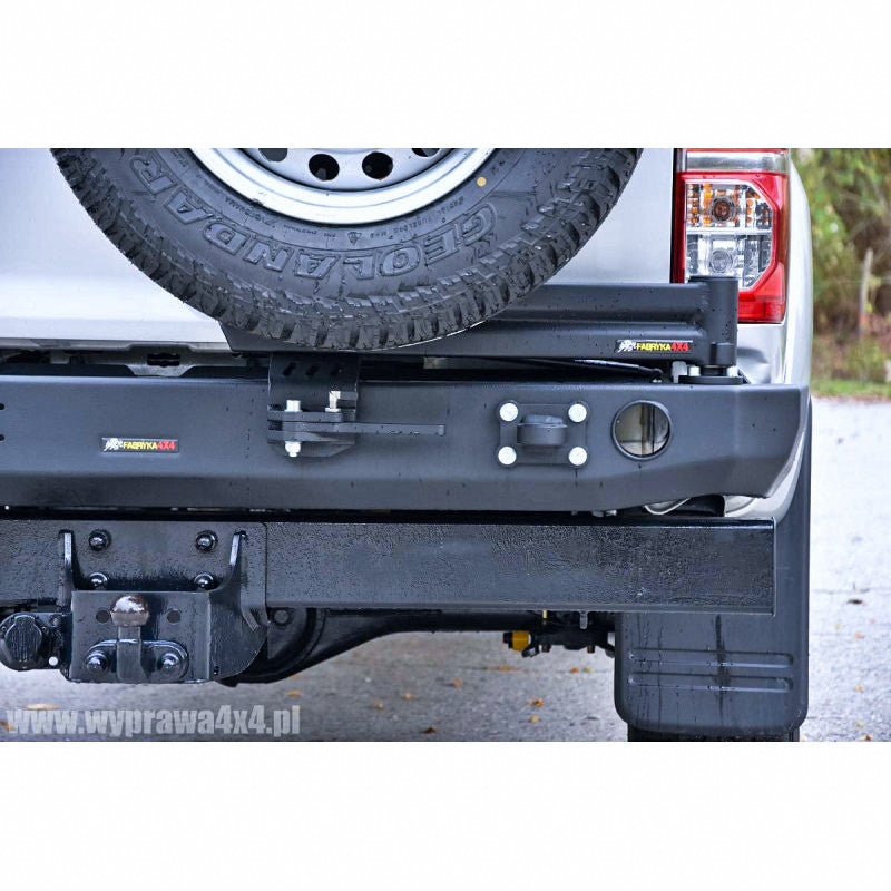 Mocowanie koła zapasowego Toyota Hilux 05-15