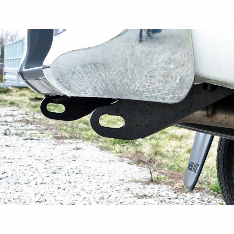 Komplet uchwytów do wyciagania / ucha holwinicze l+p Toyota Hilux Revo 2016-